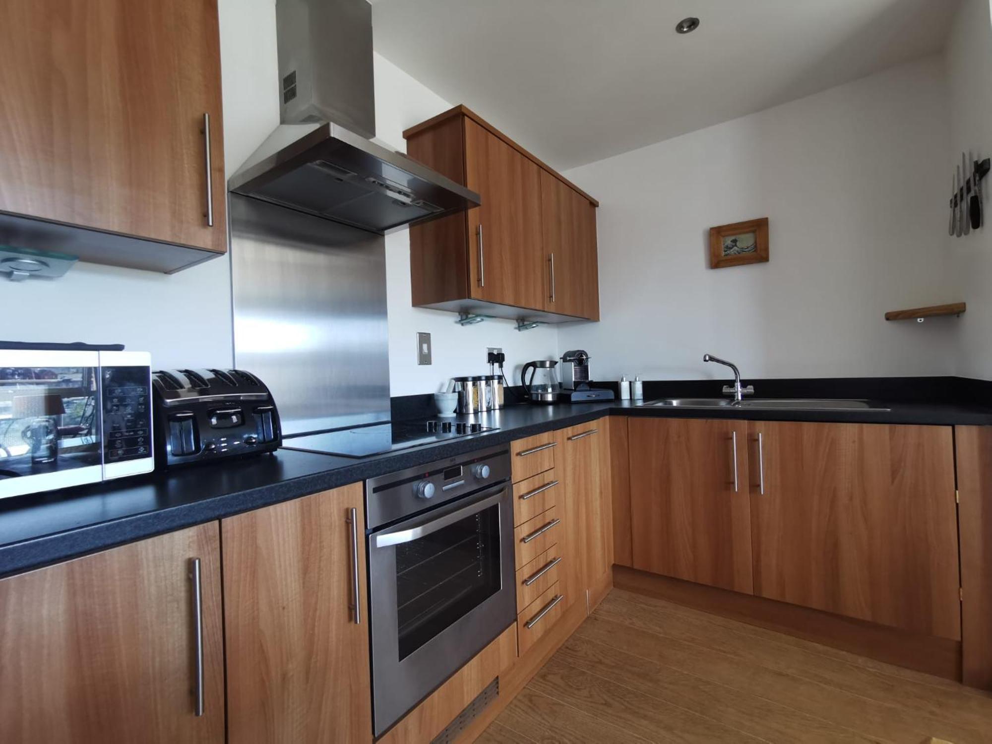 Luxury Marina View Apartment Swansea