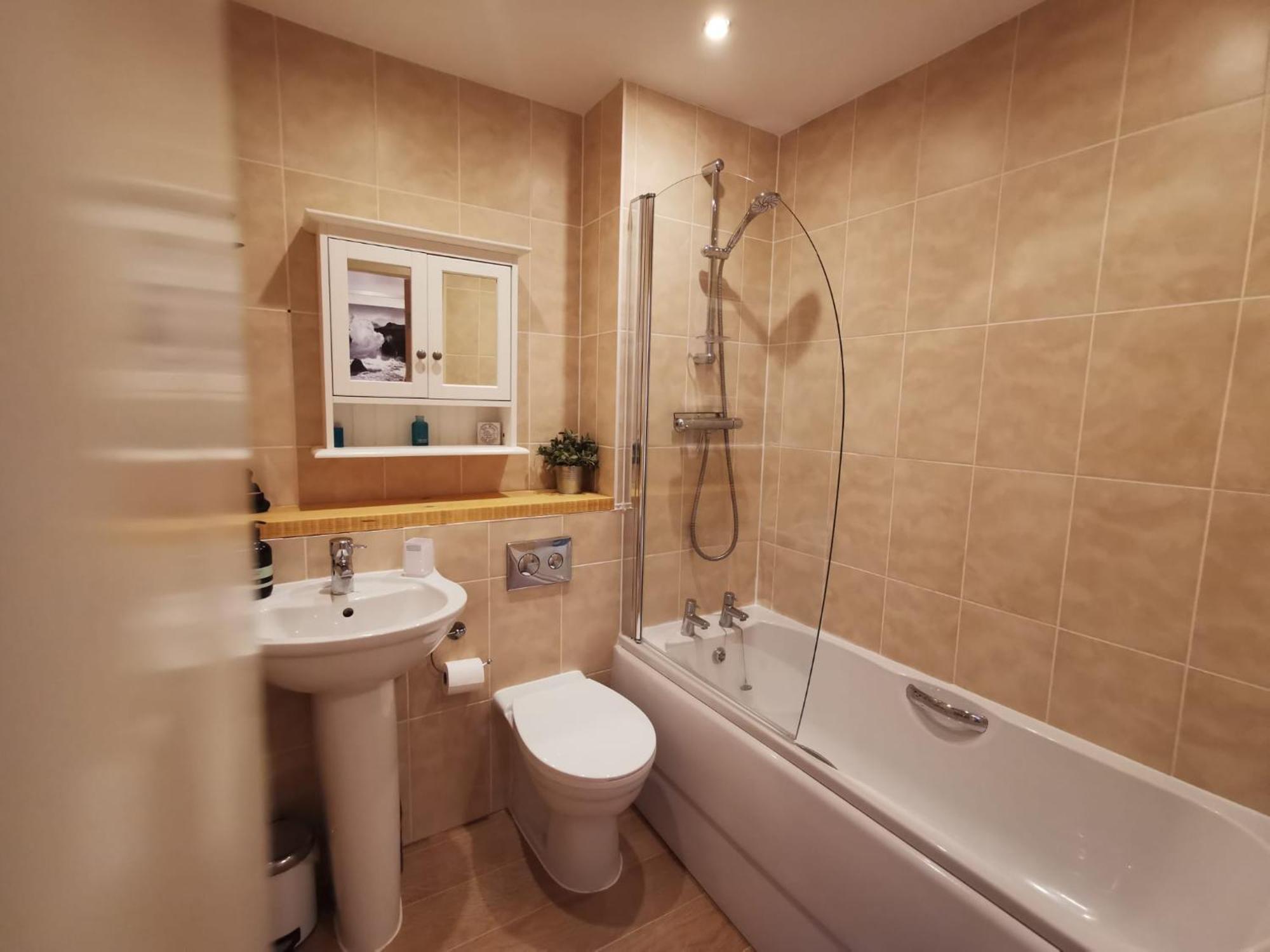 Luxury Marina View Apartment *
